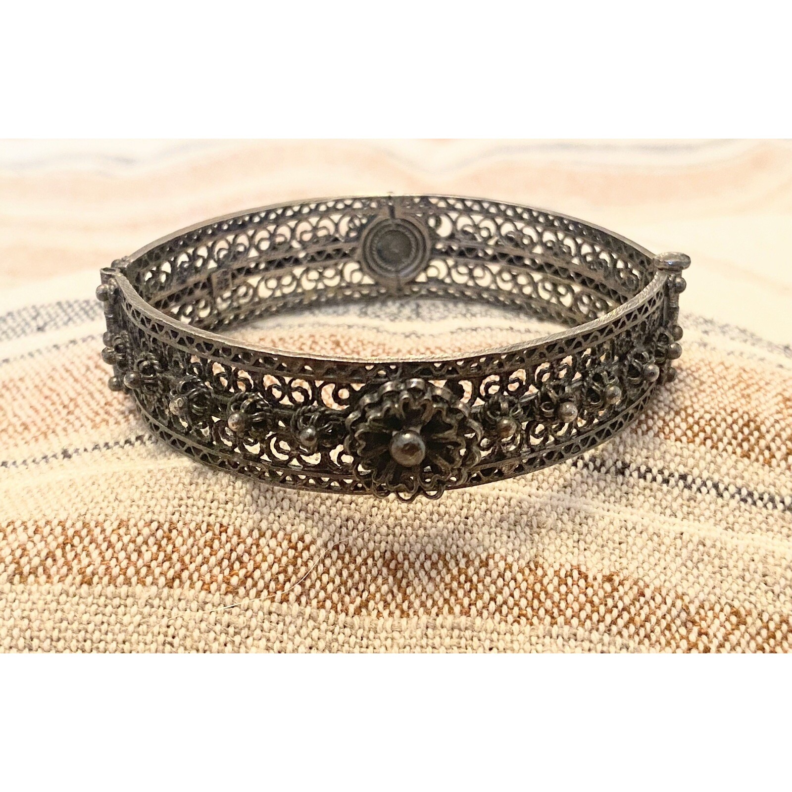 Unique Antique Sterling Silver Flower Filigree Hinge Pin Bracelet 150$